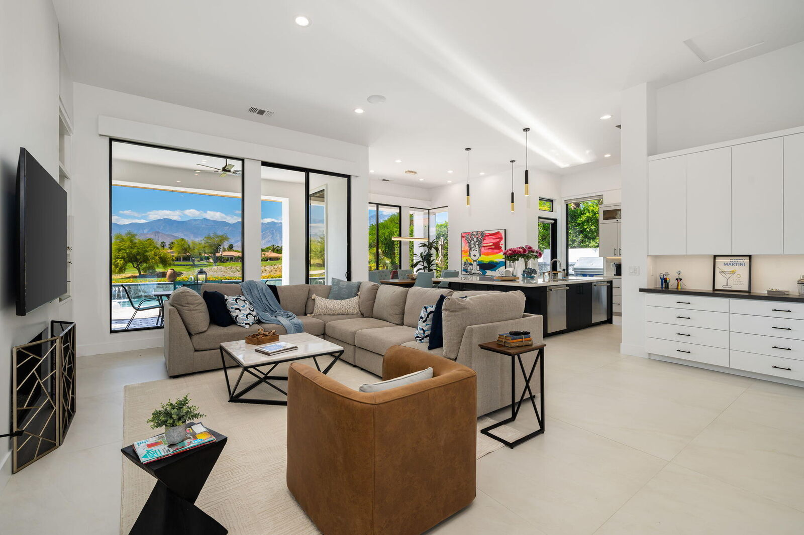 Property Photo:  194 Loch Lomond Road  CA 92270 