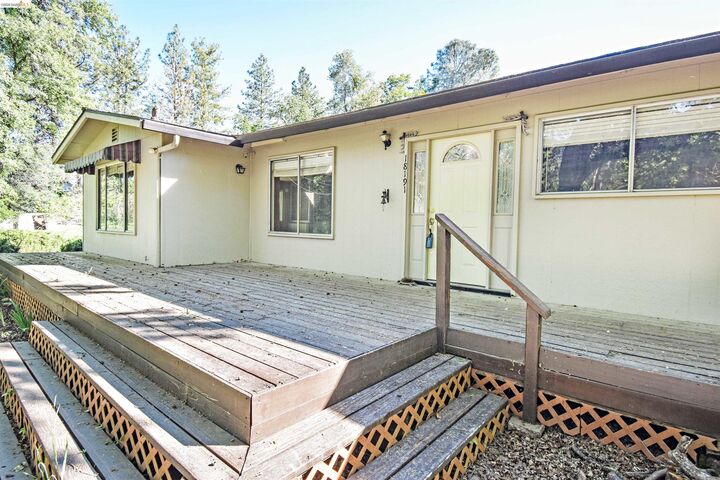Property Photo:  18191 Woodham Carne Rd  CA 95370 