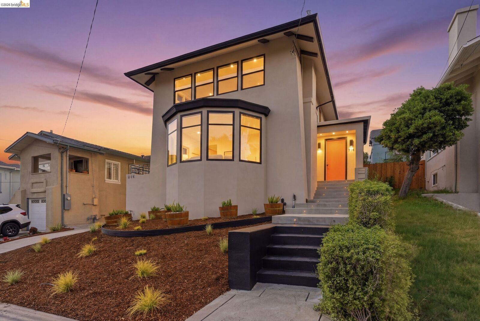 Property Photo:  714 Walavista Ave  CA 94610 