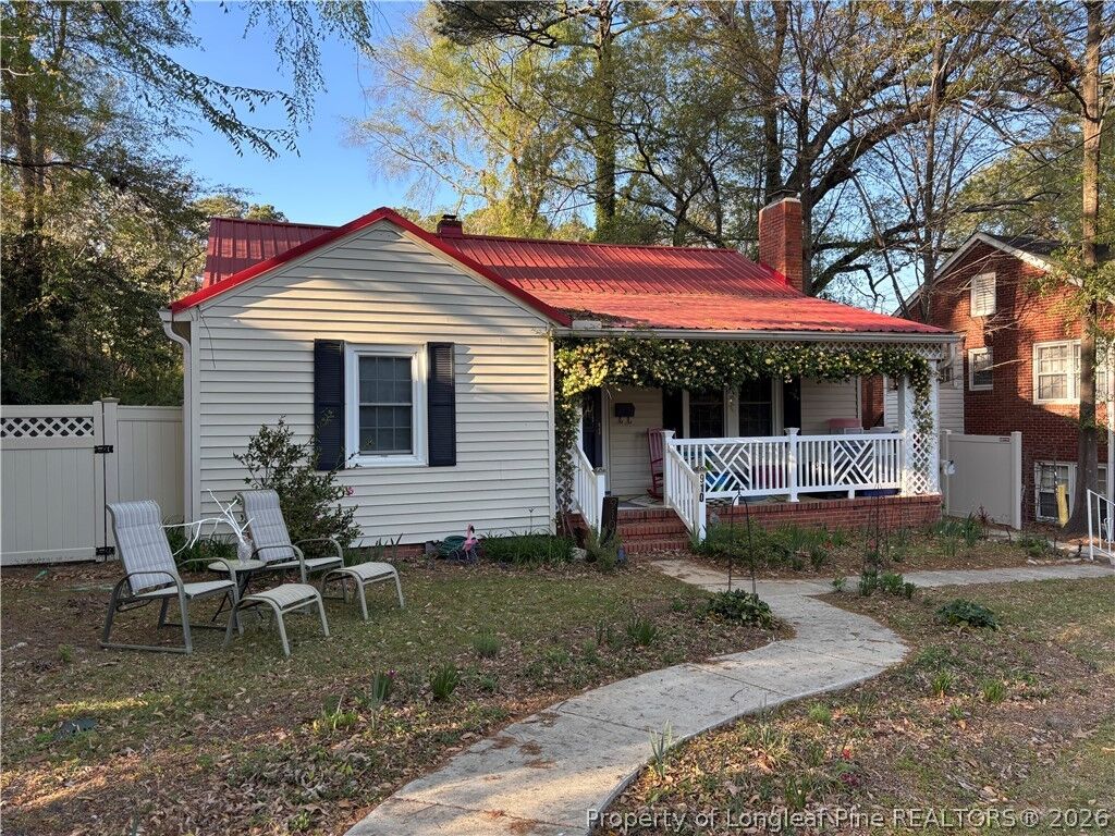 Property Photo:  910 Clarendon Street  NC 28305 
