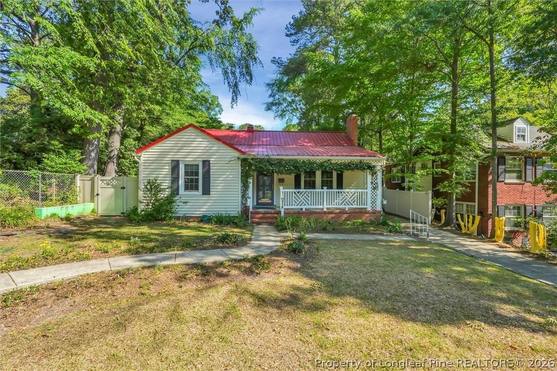 Property Photo:  910 Clarendon Street  NC 28305 