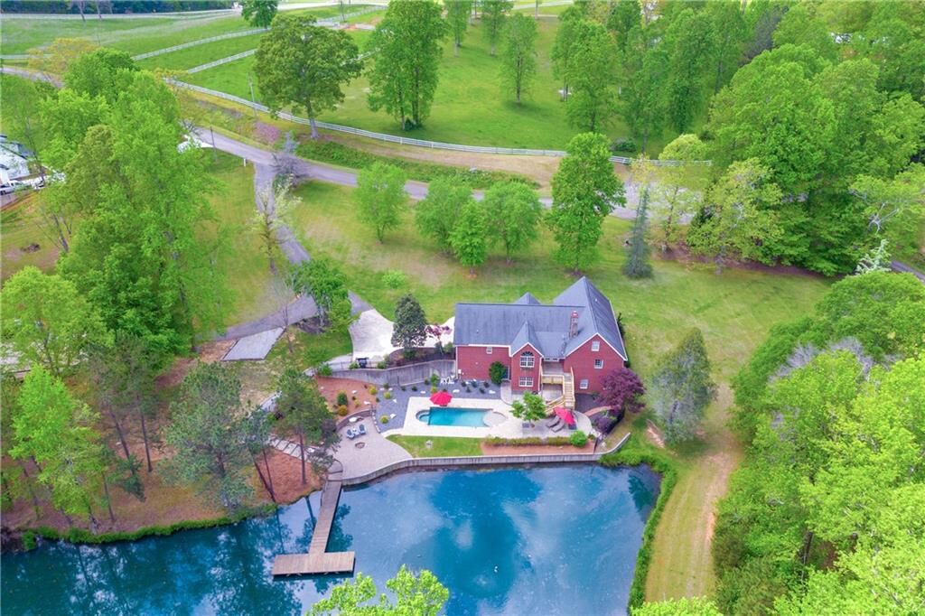 Property Photo: 6200 Bent Tree Cove GA 30564