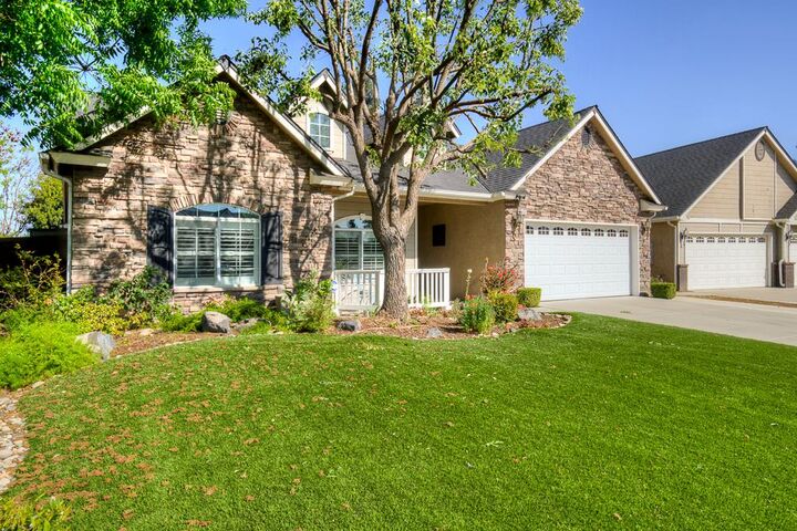 Property Photo:  8894 N Winery Avenue  CA 93720 