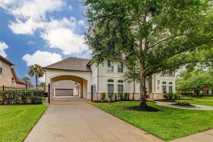 Property Photo: 12802 Rock Falls Way TX 77041