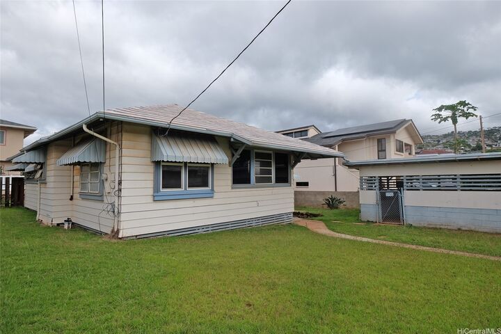 Property Photo:  1246 15th Avenue  HI 96816 