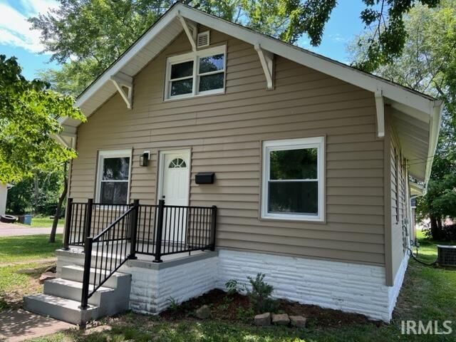Property Photo:  321 E Oak Street  IN 47660 