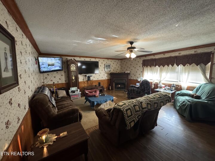 Property Photo: 2502 Huntsville Hill Rd TN 37756