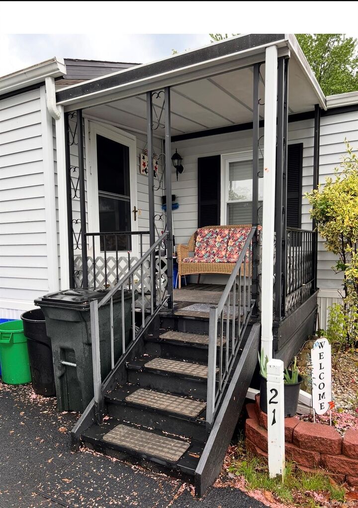 Property Photo:  214 West Mountainview Mhp  NY 10980 