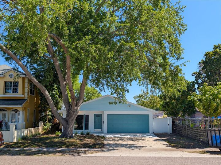 Property Photo: 3513 Haines Road N FL 33704