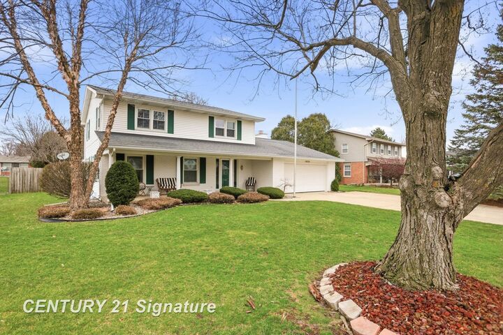 Property Photo:  4906 Audubon Drive  MI 48638 