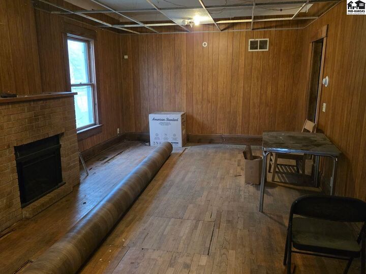 Property Photo: 539 E Ave B KS 67501