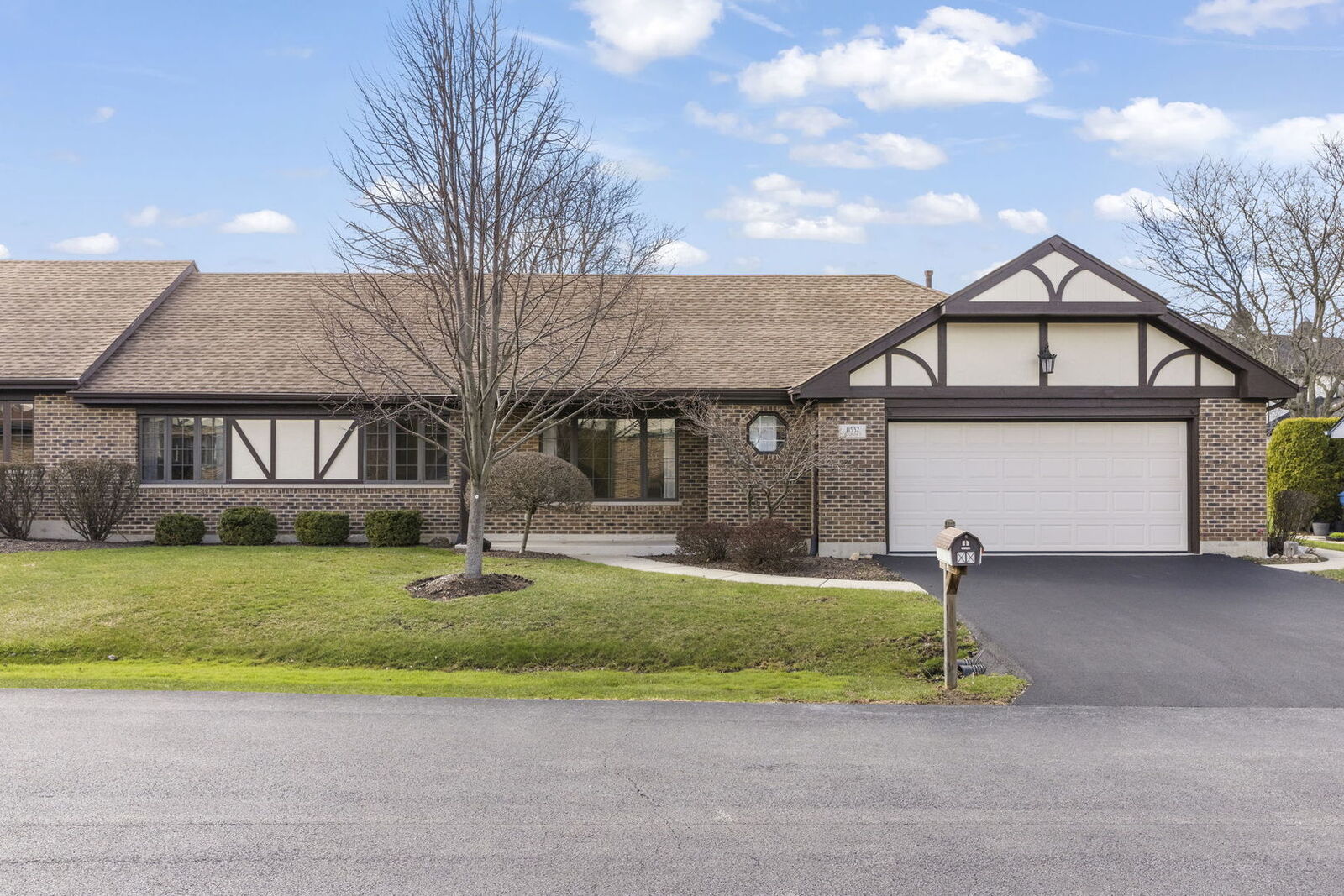 Property Photo:  11532 Autobahn Drive  IL 60464 