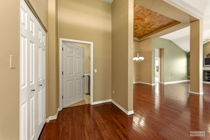 Property Photo:  700 Cheshire Court  IL 60543 