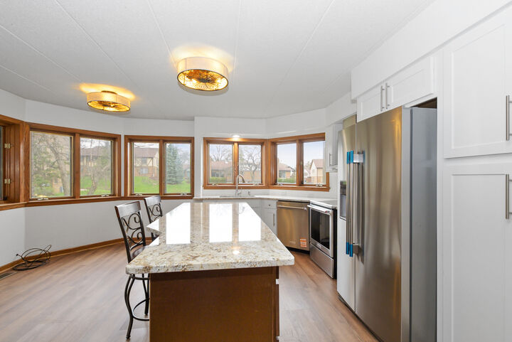 Property Photo: 7834 W Foresthill Court 1cr IL 60463