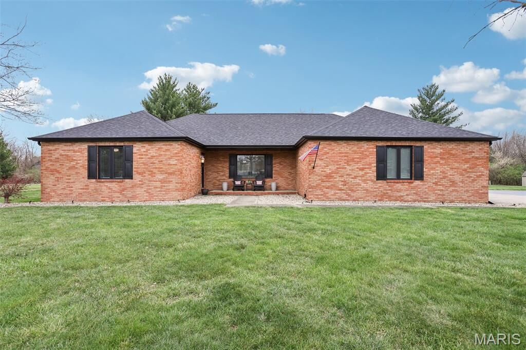 Property Photo:  74 Horseshoe Lane  IL 62056 