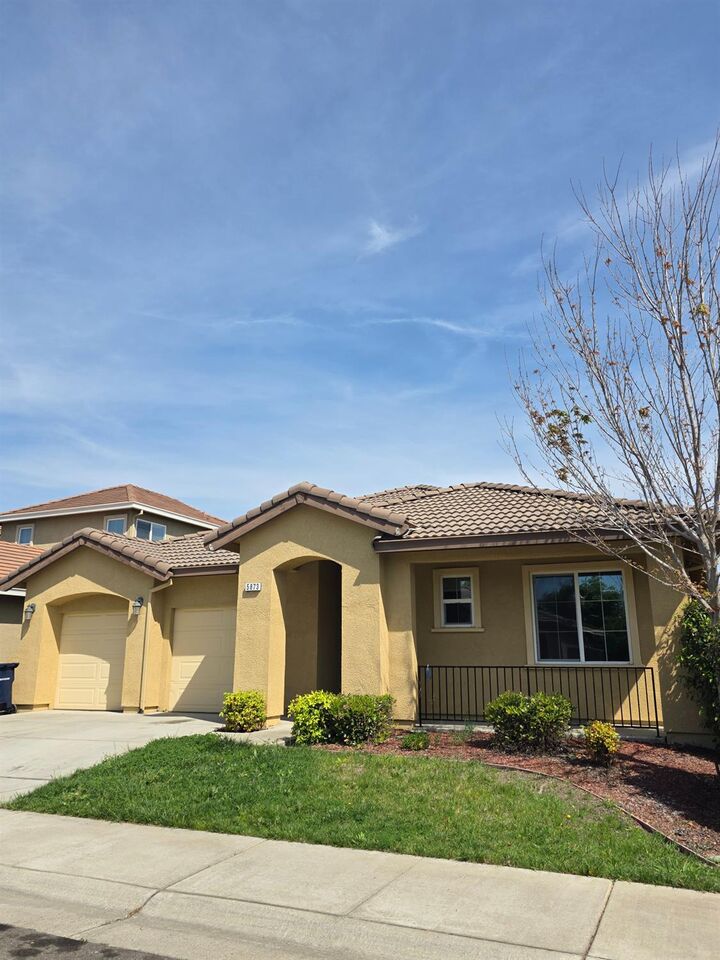 Property Photo:  5873 Da Vinci Way  CA 95835 