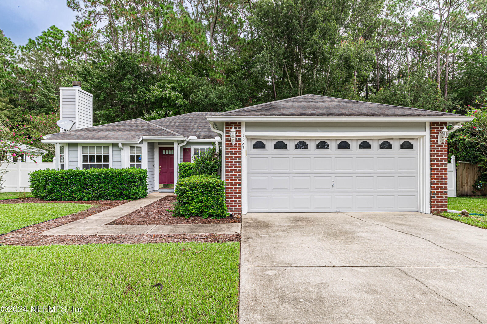 Property Photo: 1527 Marble Lake Drive FL 32221