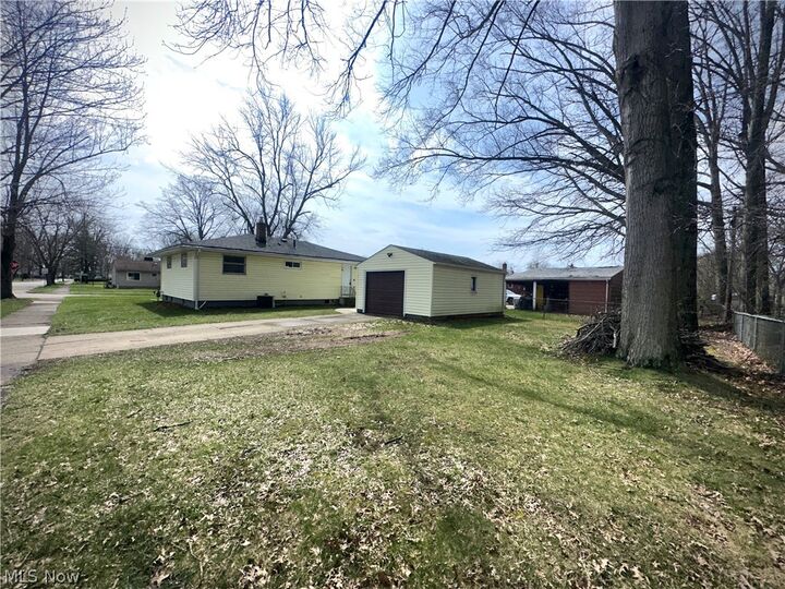 Property Photo: 3106 Northwest Boulevard NW OH 44485
