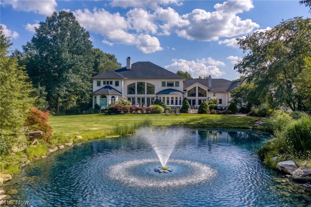 Property Photo:  25 Brandon Court  OH 44022 