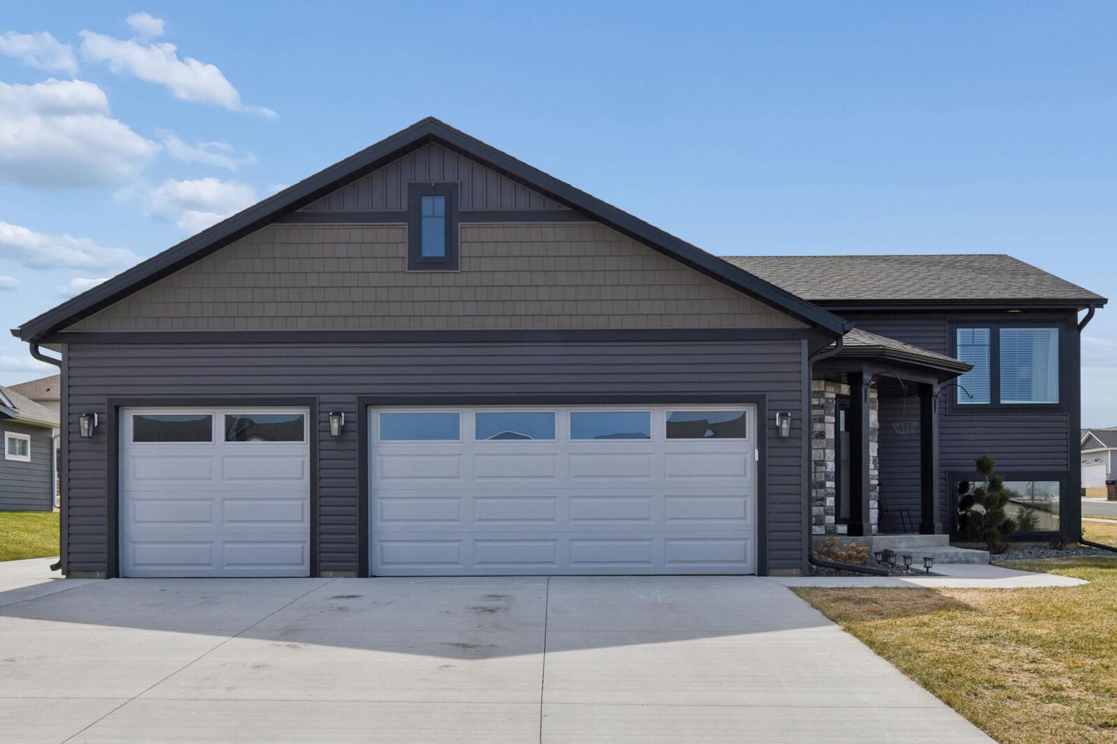 Property Photo: 1009 3rd Avenue MN 55027