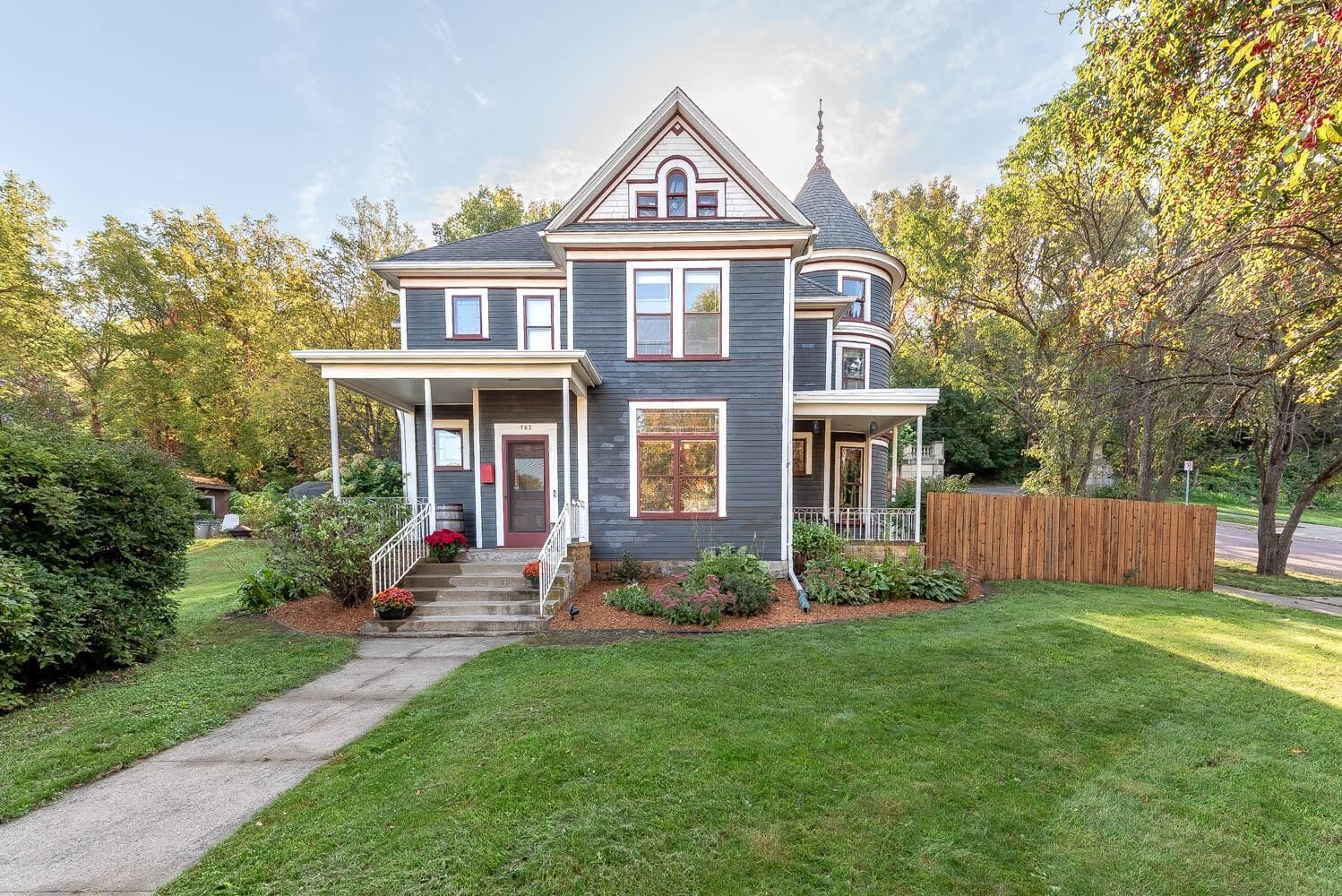 Property Photo:  703 N 6th Street  MN 56001 