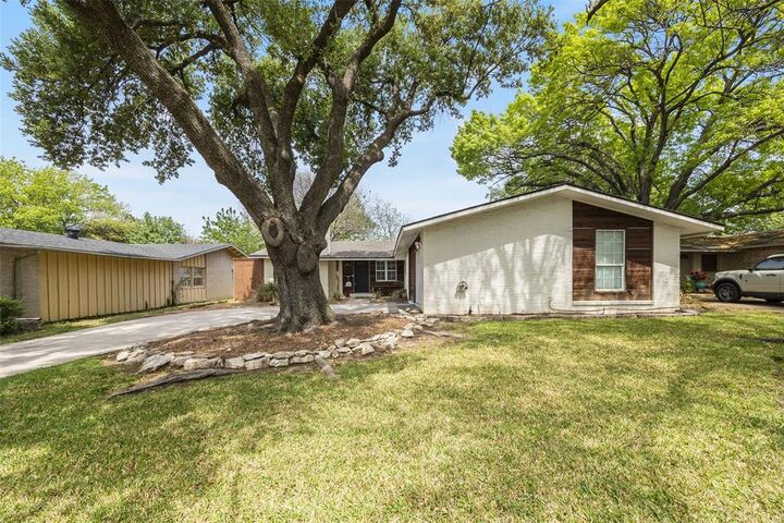 Property Photo: 3615 High Vista Drive TX 75234