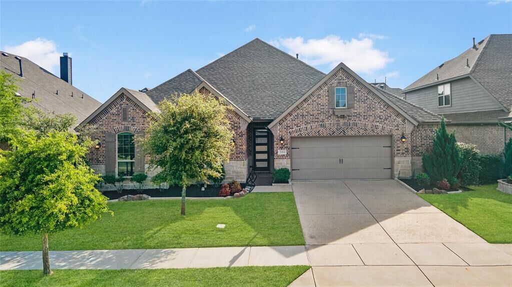 Property Photo:  2104 Overton Park Drive  TX 75078 