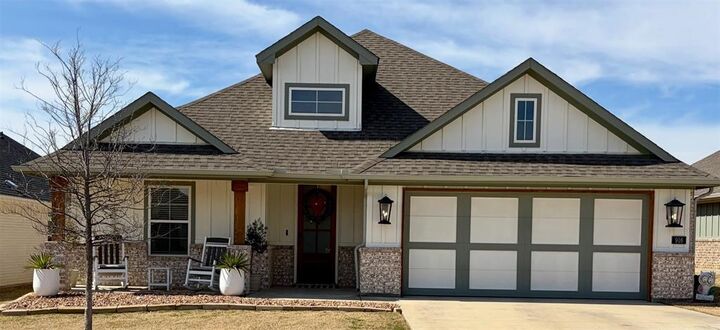 Property Photo: 916 Rodgers Avenue TX 76044