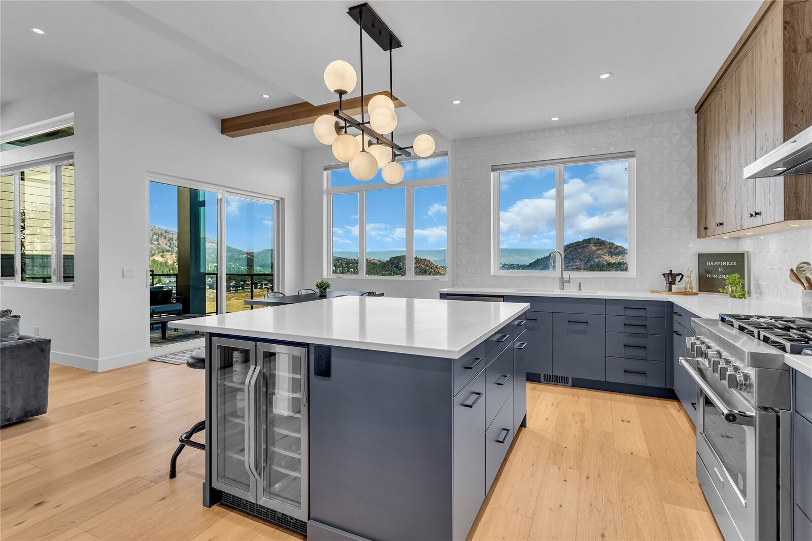 Property Photo: 3044 Shaleview Drive BC V4T 3L6