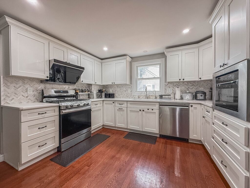 Property Photo:  26 Lee Rd 16  MA 02067 