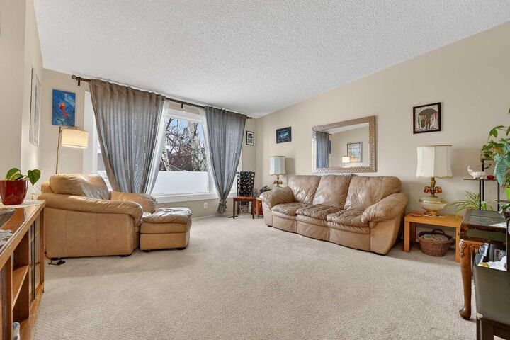 Photo de la propriété:  1510 15 Street N  AB T1H 2Z2 