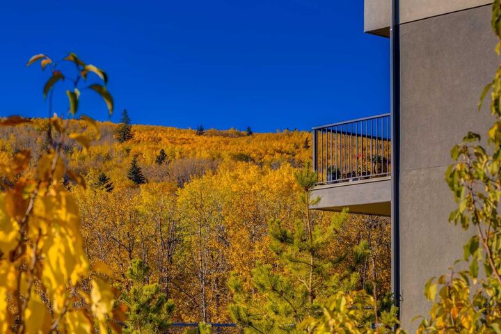 Property Photo:  1453 Naa Drive SW 84  AB T3H 6H7 