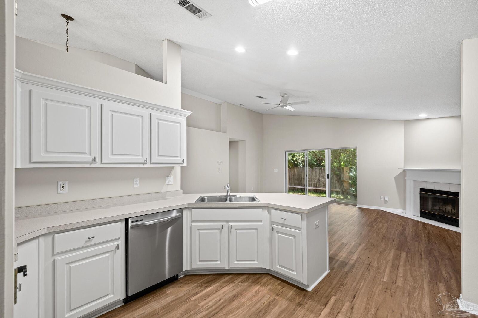 Property Photo:  1756 Ivalea Cir  FL 32566 