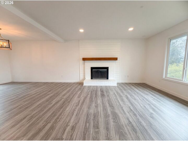 Property Photo:  2409 SE Higgins Dr  WA 98683 