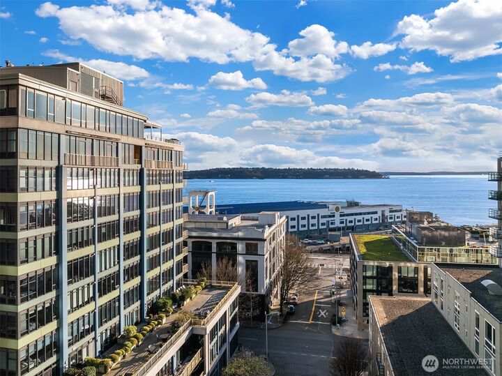 Property Photo: 2716 Elliott Avenue 402 WA 98121