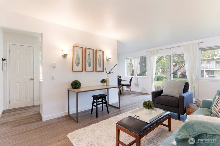 Property Photo: 12230 SE 60th Street 34 WA 98006