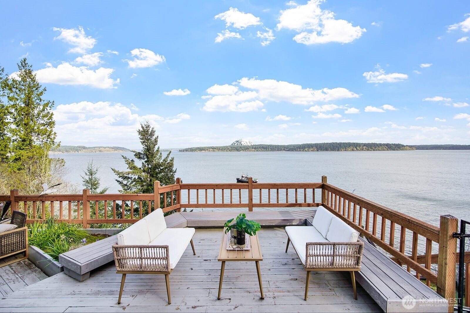 Property Photo: 6819 Cliff Avenue SW WA 98351