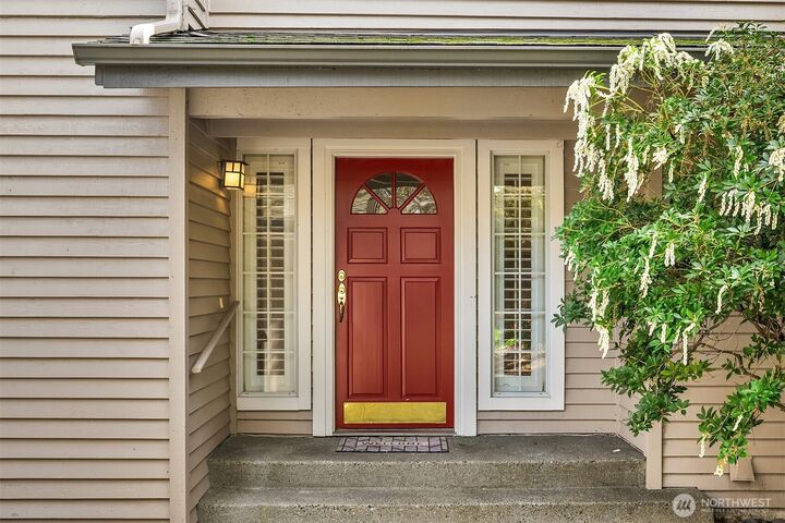 Property Photo:  6510  115th Place SE  WA 98006 