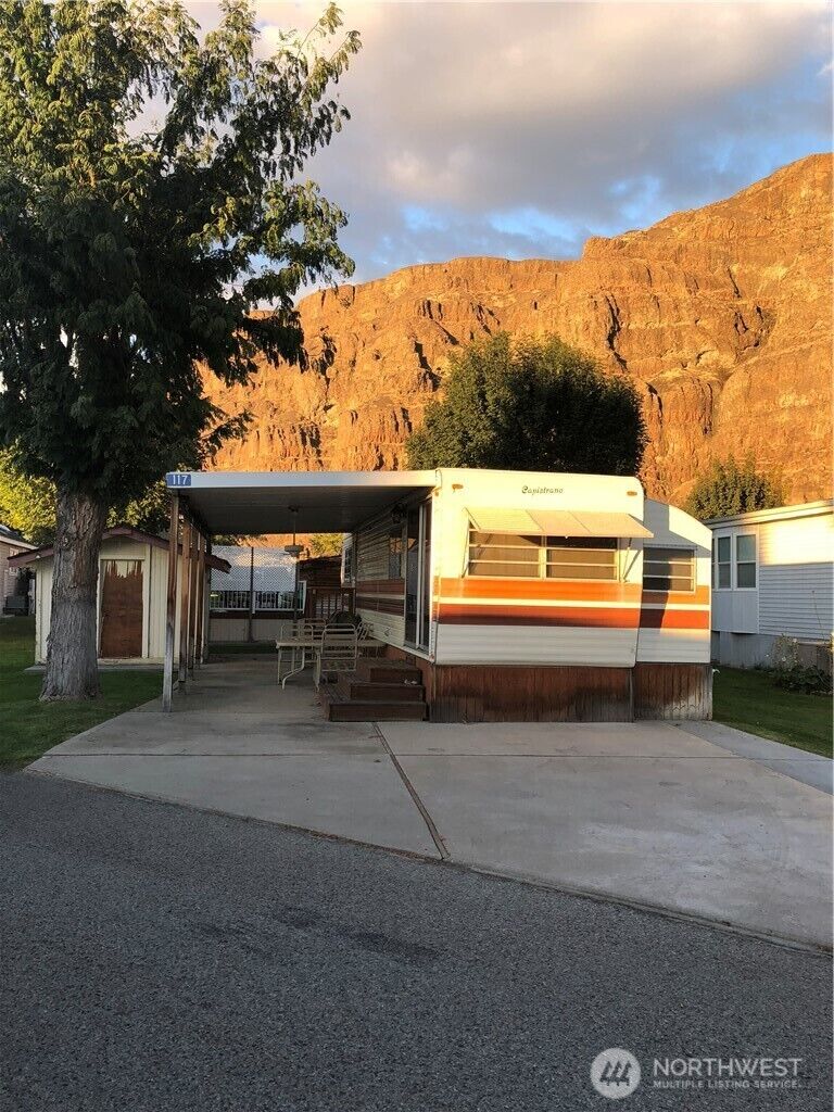 Property Photo:  8818  Crescent Bar Road NW 117  WA 98848 