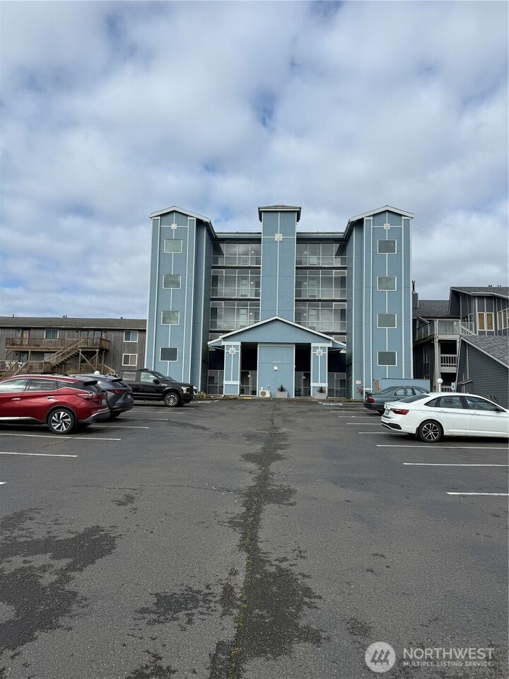 Property Photo:  1307  Ocean Shores Blvd Boulevard SW N14  WA 98569 