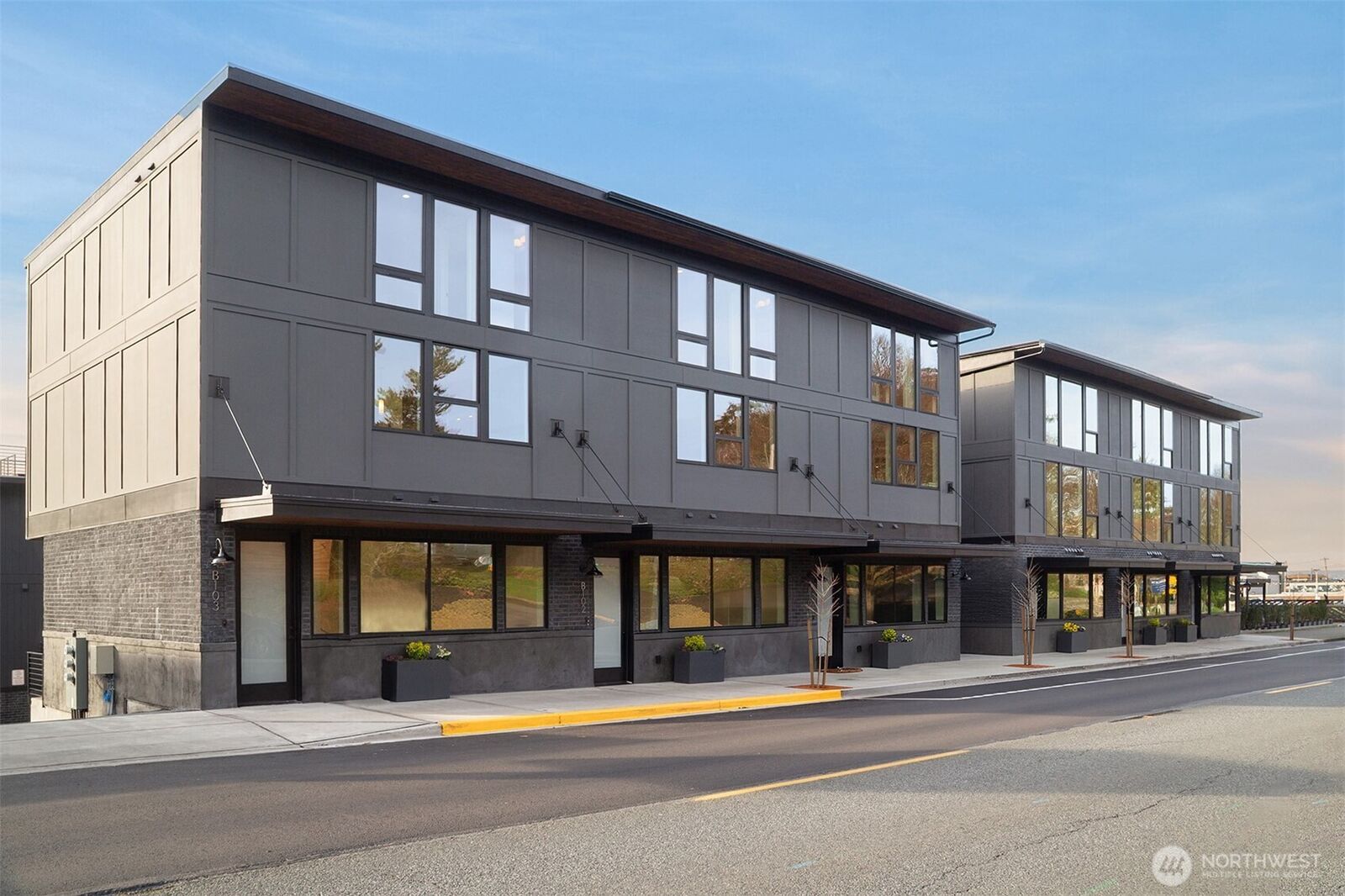 Property Photo:  614  5th Avenue S B103  WA 98020 