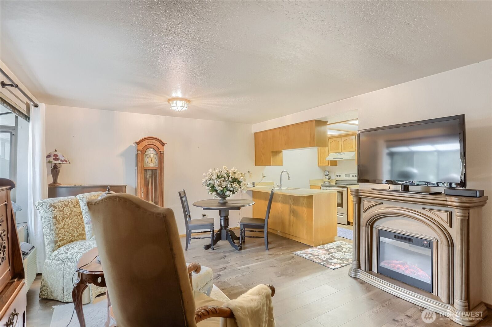 Property Photo: 1002 Columbia Avenue #2 WA 98270