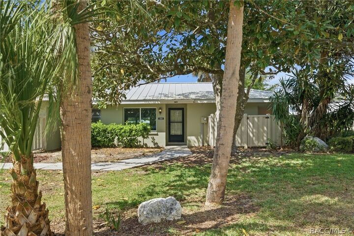 Property Photo:  1316 N Seagull Point  FL 34429 