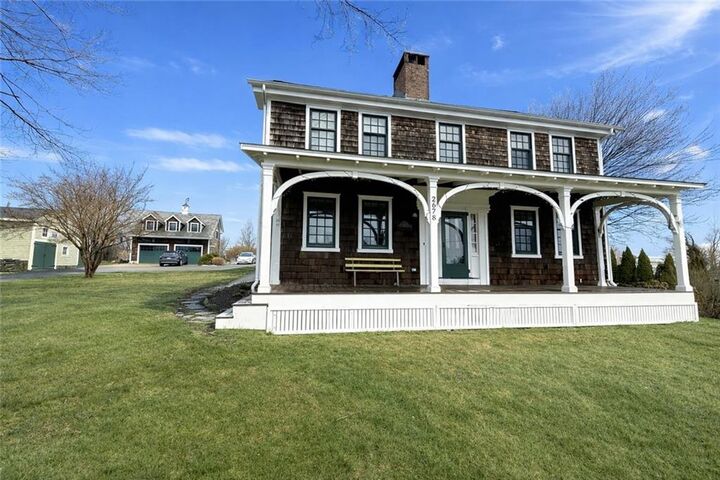 Property Photo: 2678 East Main Road RI 02871