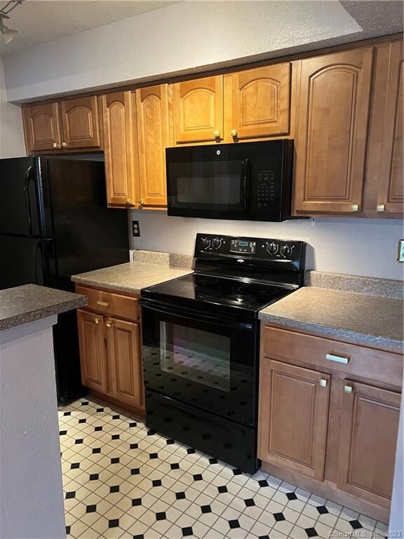 Property Photo:  63 Leafwood Lane 258  CT 06340 