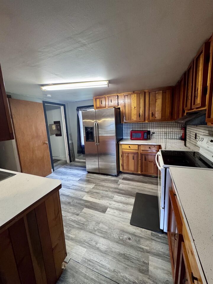 Property Photo:  206 E Blackwell St  WA 99139 