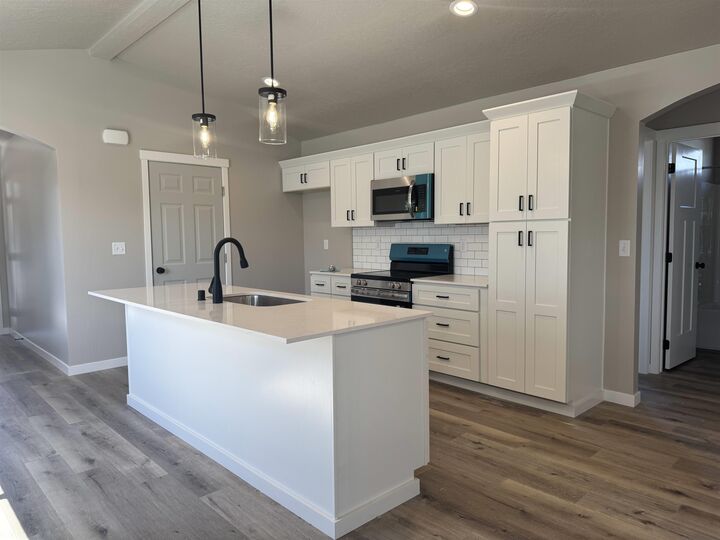 Property Photo: 1013 S Century Rd WA 99037