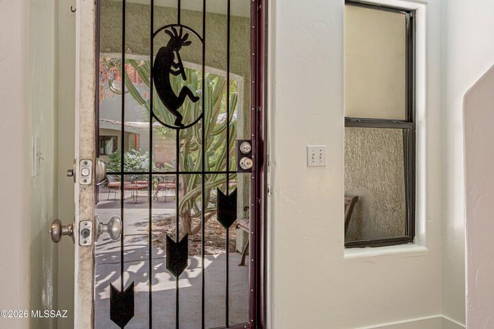 Property Photo:  156 E Limberlost Drive Unit 101  AZ 85705 