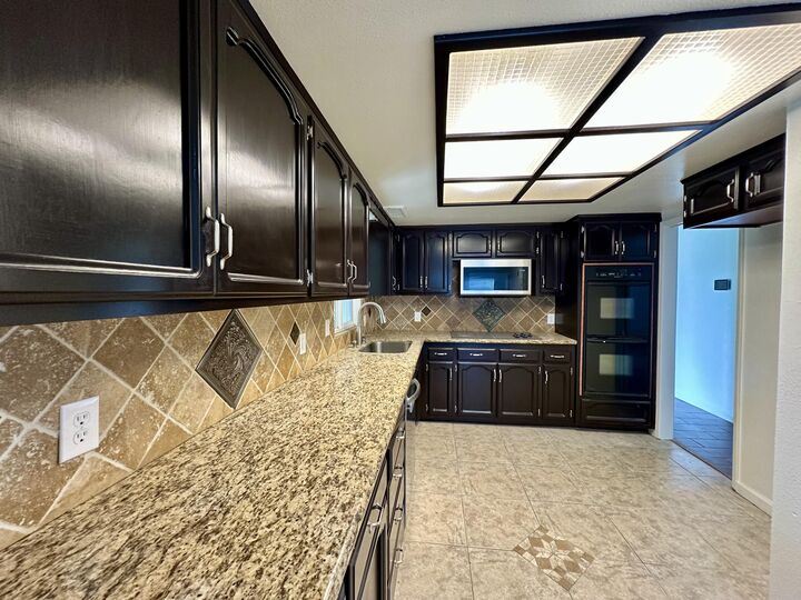 Property Photo: 3030 W Orchard Avenue CA 93277