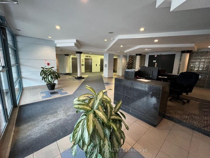 Property Photo: 90 Dale Avenue 706 ON M1J 3N4